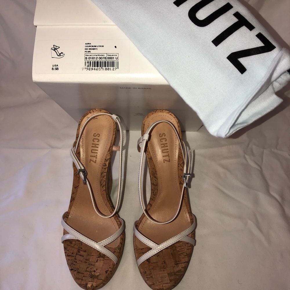 SCHUTZ “Auria” wedge in White / Tan 8.5